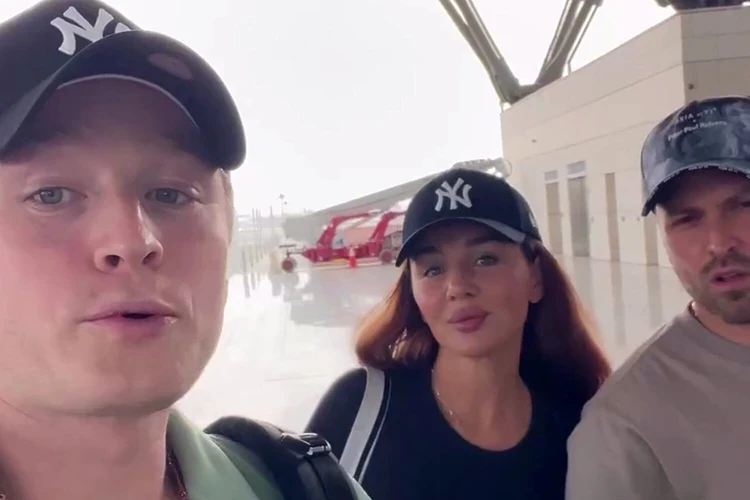 Уже забыла про смерть бывшего: Седокова вместе с известным актером улетела на море