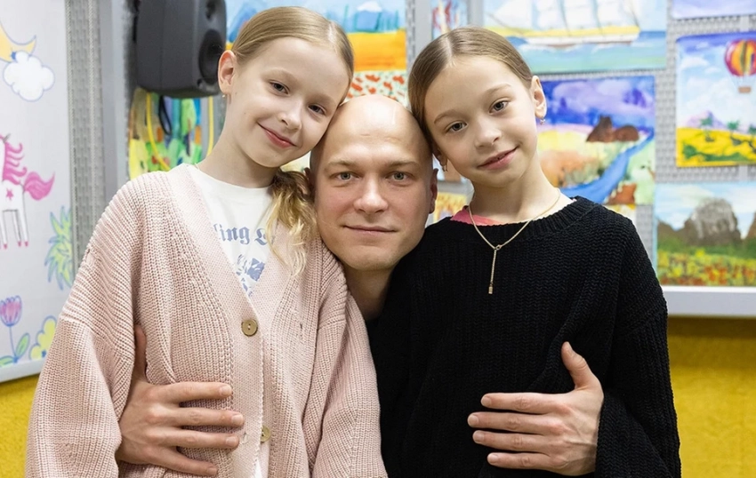 Как актер Юра Борисов справляется со славой после номинации на "Оскар": "Хочется залезть в темное место и там переждать"