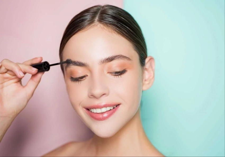 Важный акцент: какие брови будут в моде весь год, тренды от эксперта