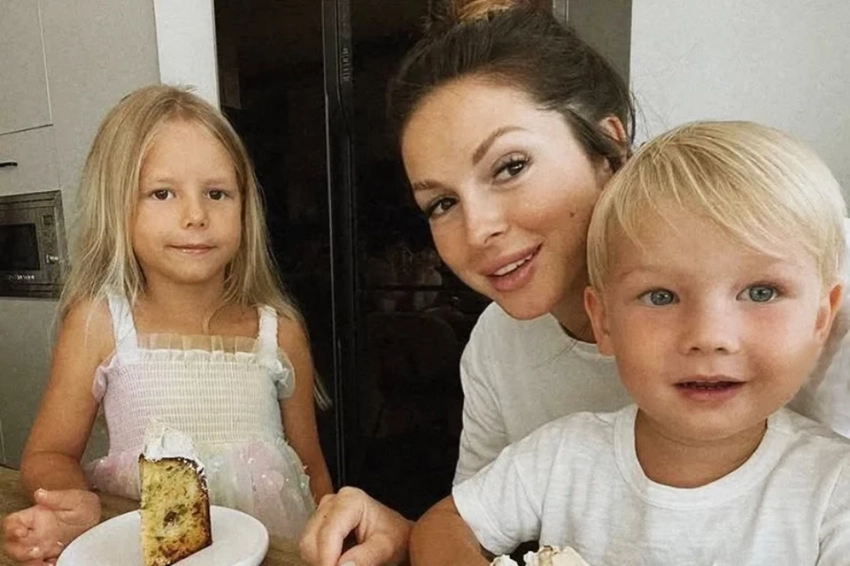 «Они привыкли»: Нюша оправдалась за решение оставить детей бывшему мужу