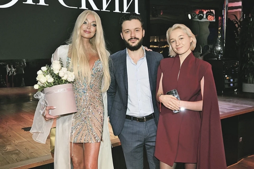 Дочь Анастасии Волочковой рассказала о двух свадьбах и встрече с возлюбленным: "С приходом моего будущего мужа открыла для себя Бога"