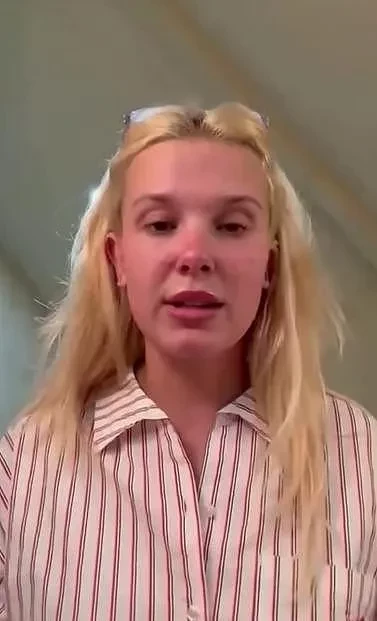 Милли Бобби Браун показала лицо без макияжа и ответила хейтерам после того, как её сравнили с "мамой Стифлера" из-за "взрослых" образов