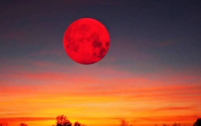 Редкое кровавое полнолуние 14 марта 2025 года: как это астрономическое явление повлияет на наши судьбы?