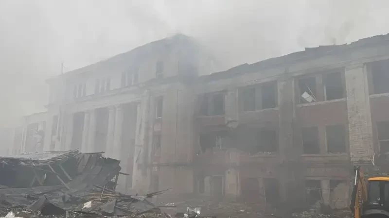 Показаны кадры последствий ударов «Гераней» по цехам сборки БПЛА в Харькове