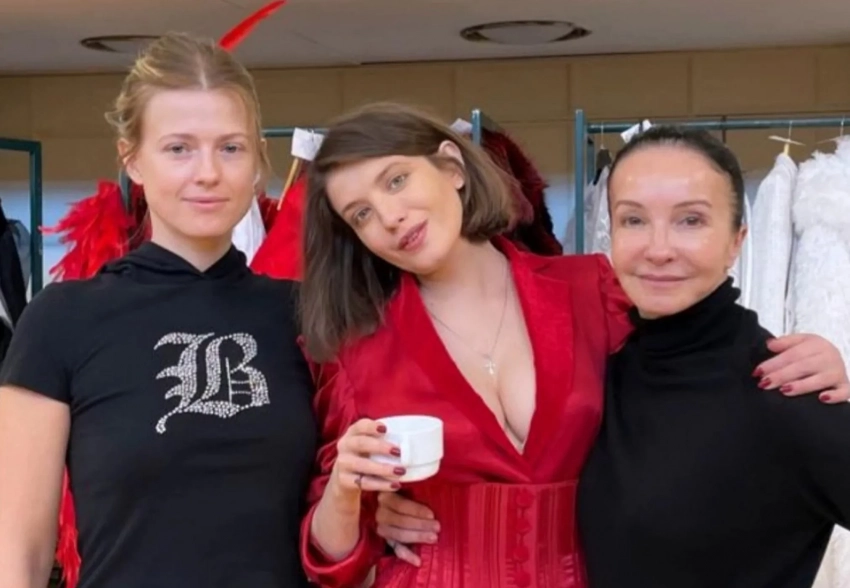 Алла Сигалова отметила день рождения с Анной Чиповской и Софьей Эрнст