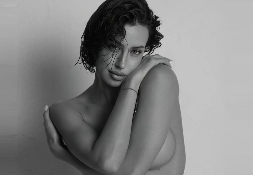 Девушка Тимати Валентина Иванова снялась топлес