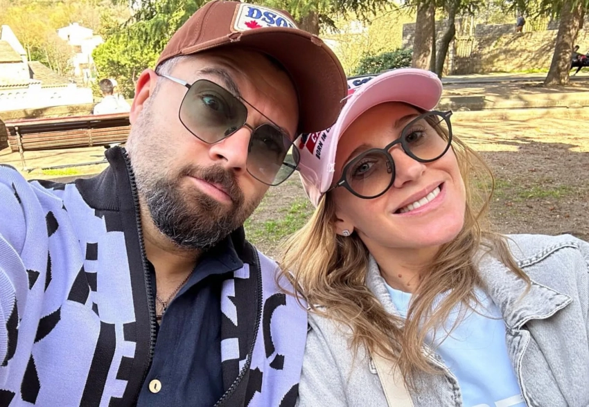 После обвинений в том, что он унижает жену Юлию Ковальчук, Алексей Чумаков опубликовал видео, где она называет его "господином"