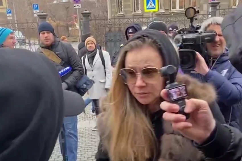 Мария Миронова появилась на прощании с Ларисой Голубкиной