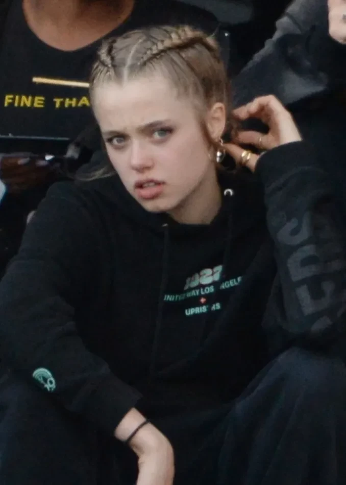 Старшая дочь Анджелины Джоли повторила её культовый образ из фильма о Ларе Крофт