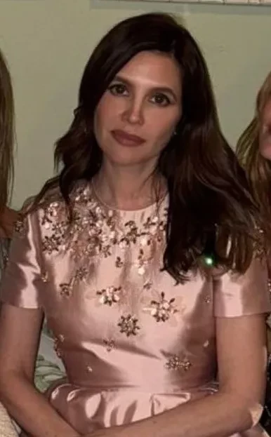 Даша Жукова поделилась редким фото своего выхода в свет