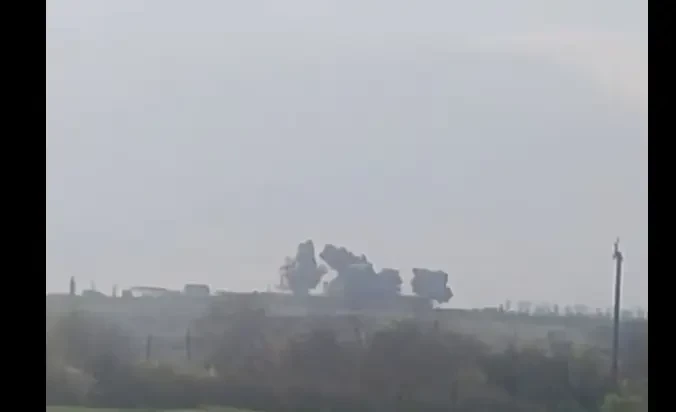 Опубликованы кадры поражения ФАБами с УМПК мест размещения боевиков ВСУ в Днепропетровской области