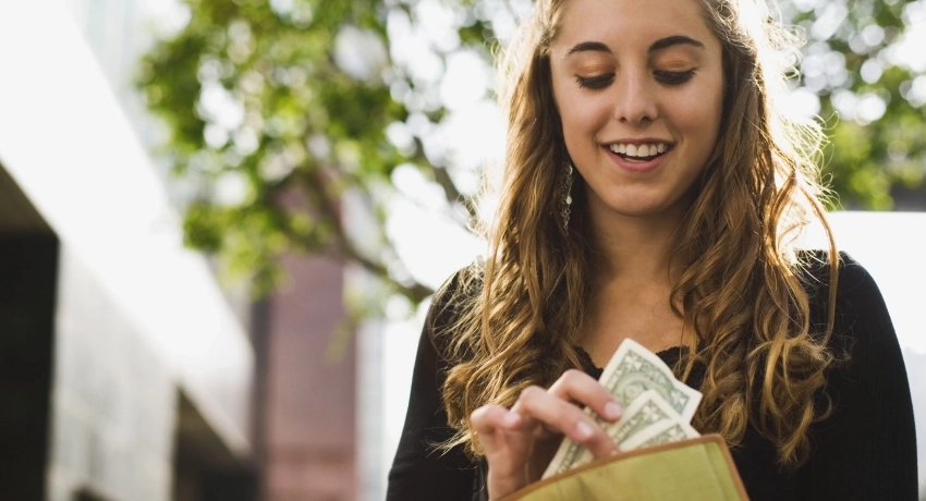 Склонны к расточительству: рожденным в какие даты нужно быть аккуратнее с финансами