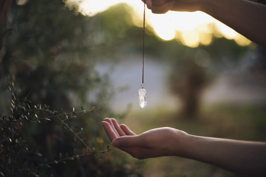 Ваш личный кристалл и аффирмация для привлечения богатства по знаку зодиака