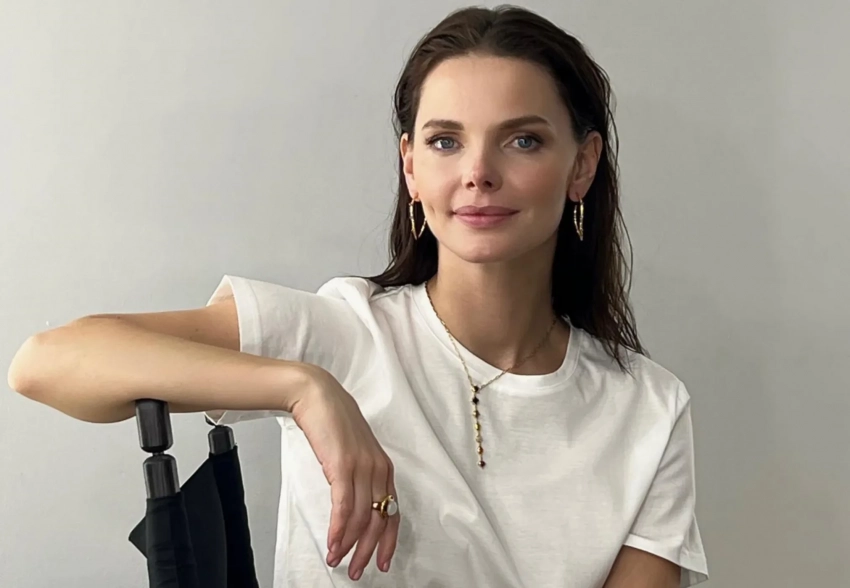 "Я на этом собаку съела". Елизавета Боярская о том, как актёрство помогает ей справляться с эмоциональностью