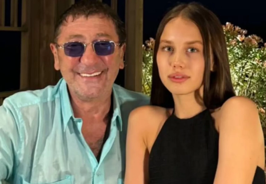 "У Гриши сейчас нет денег на свадьбу, которую хочет Аврора". Григорий Лепс отложил свадьбу с 19-летней невестой из-за кредитов
