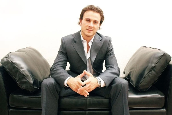 По каким признакам можно вычислить миллионера по анкете на сайте знакомств