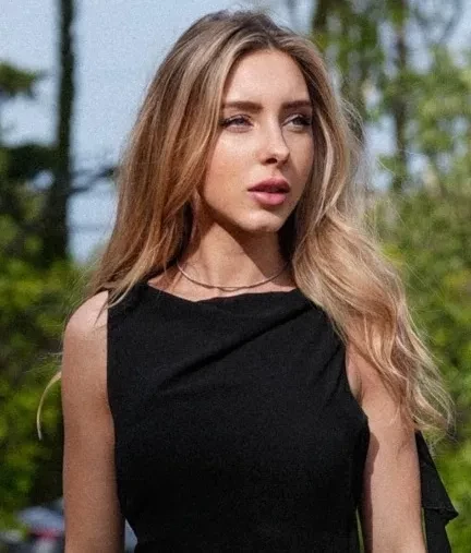 Девушка Павла Дурова Юлия Вавилова продемонстрировала новый образ в Каннах