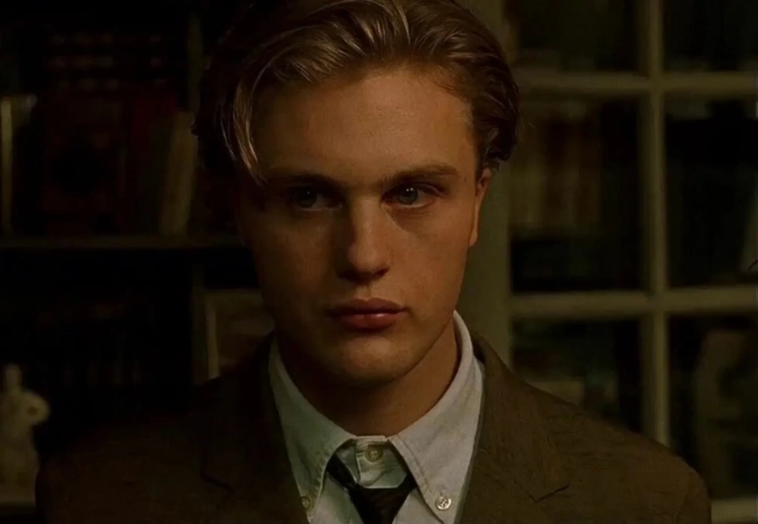 Звезду "Мечтателей" Майкла Питта арестовали за секс-преступления и избиение