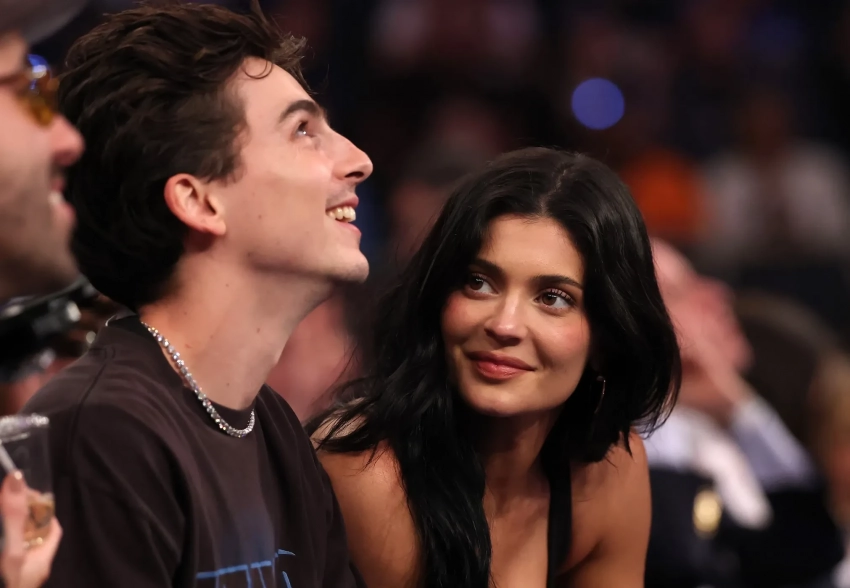 Тимоти Шаламе и Кайли Дженнер сходили на баскетбол вместе с Кендалл Дженнер