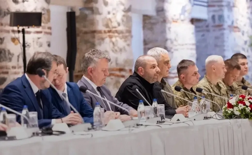 Зеленский поручил сформировать постоянную группу для переговоров с Россией