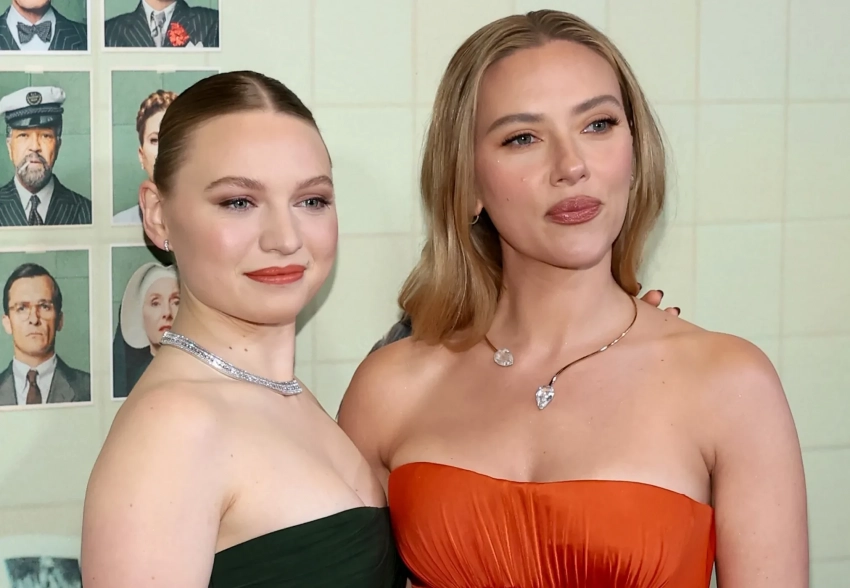 Дочь Кейт Уинслет представила фильм вместе со Скарлетт Йоханссон