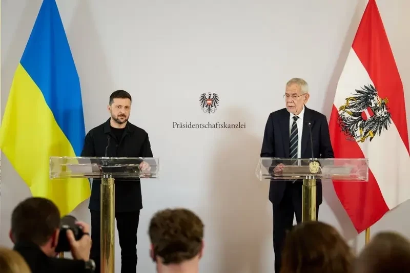 «Вот об этом и поговорим»: Зеленский заявил о планах уговорить Трампа продать Украине «мощный оборонный пакет»