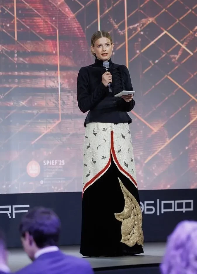 Софья и Константин Эрнст приняли участие в ПМЭФ-2025