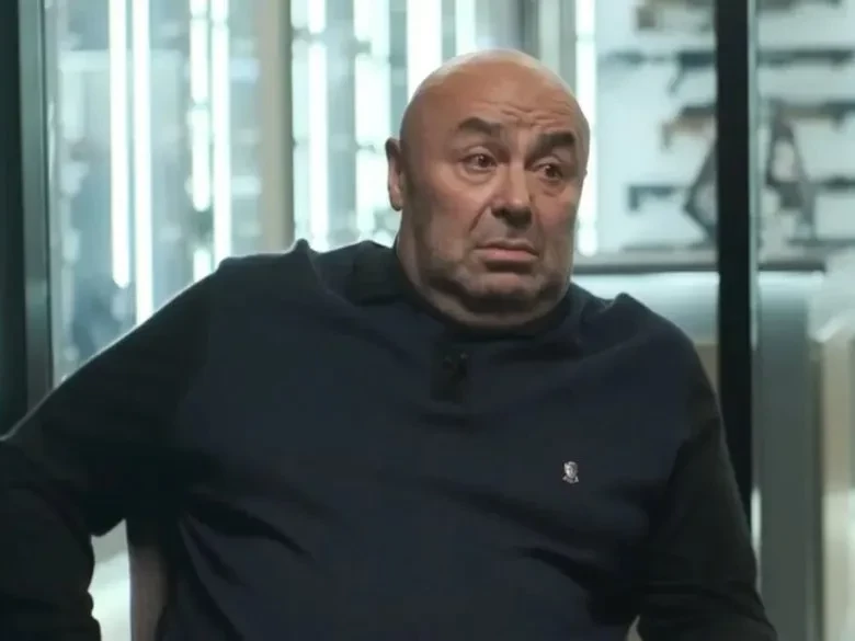 "Утро начинаю с молитвы, помогаю нищим". Михаил Хубутия, который напал с топором на свою бывшую, просил снять домашний арест, но ему отказали