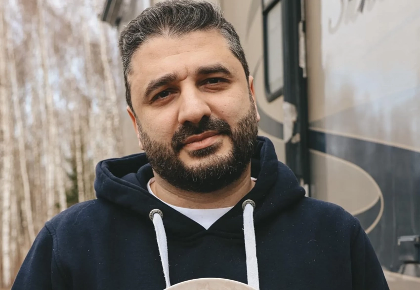 "Если ты работаешь только на себя, это эгоизм и дорога в никуда". Сарик Андреасян рассказал, почему берёт в кино своих родственников