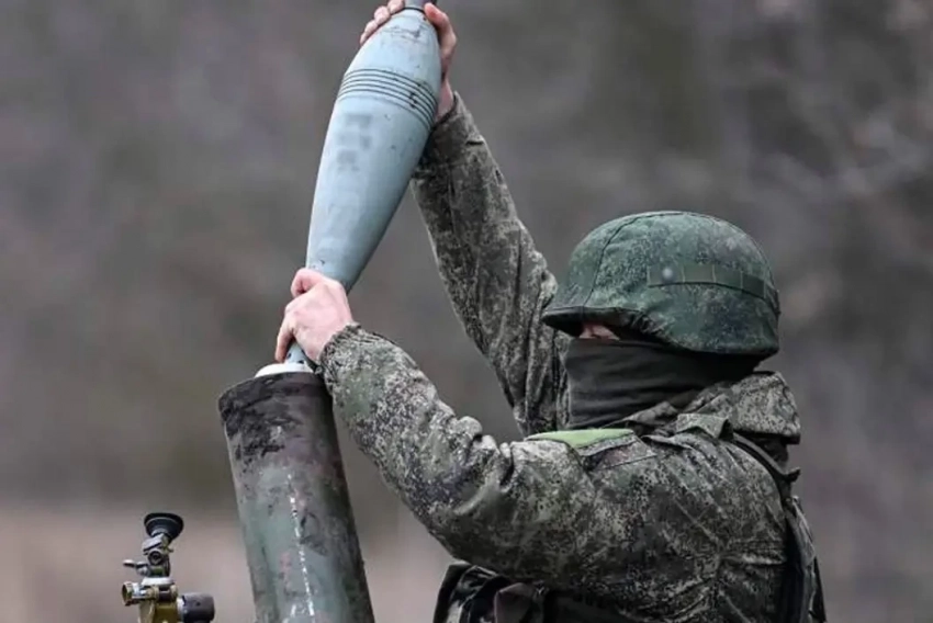 ВС РФ приблизились к селу Хотень к западу от Юнаковки в Сумской области и к Садкам — с востока