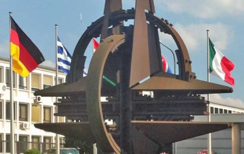 Глава Минобороны Италии усомнился в смысле существования НАТО