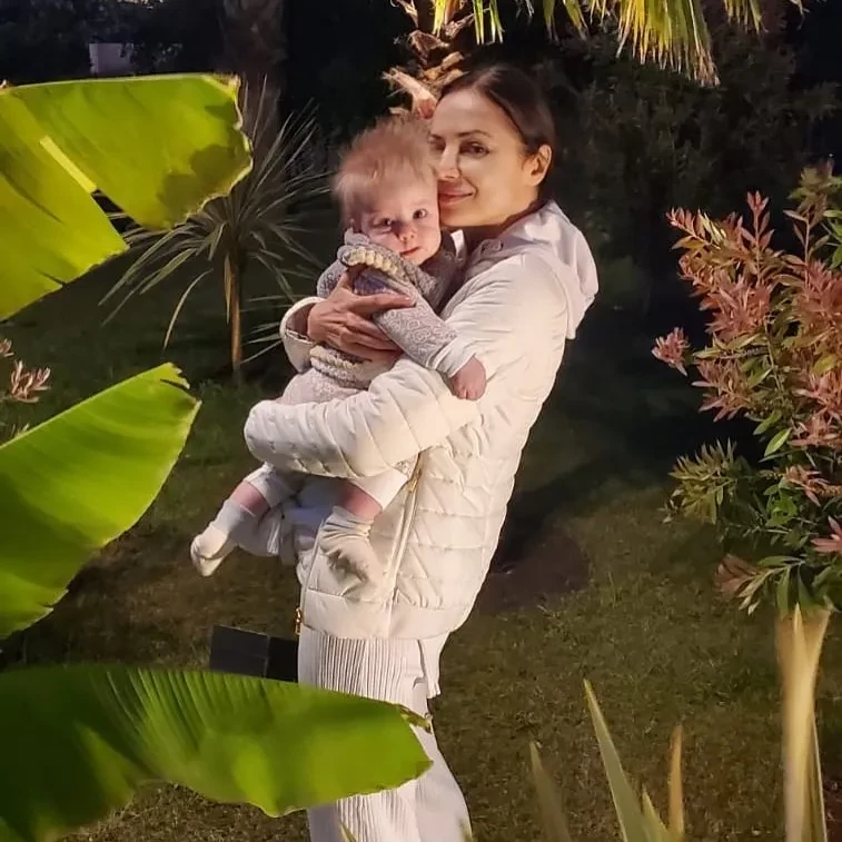 Маргарита Дробязко, которая стала мамой в 52 года, показала фото подросшей дочери