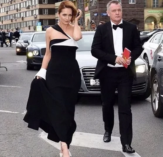 "Ушёл наш прекрасный Юрочка!". Виктория Исакова высказалась о смерти мужа Юрия Мороза