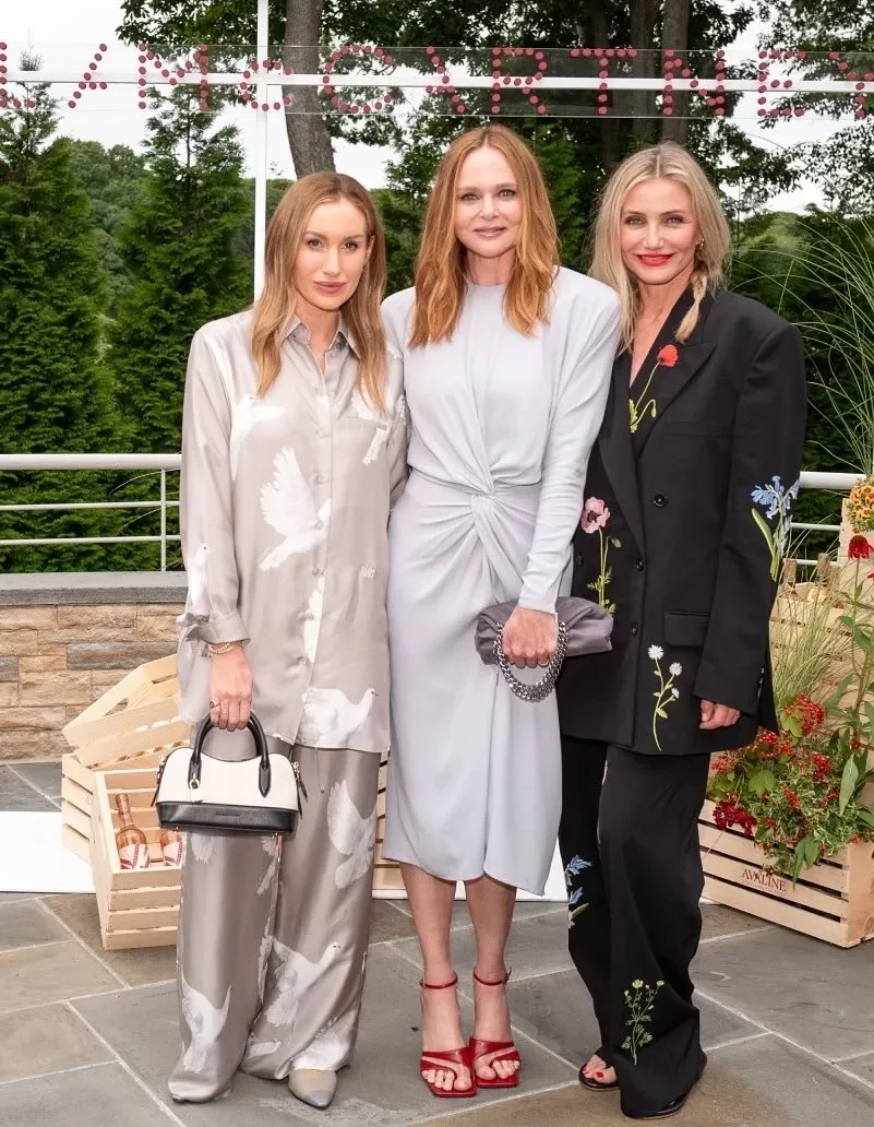 Кэмерон Диас, Дрю Бэрримор, Эмма Робертс и Стелла Маккартни на вечеринке в Хэмптонсе