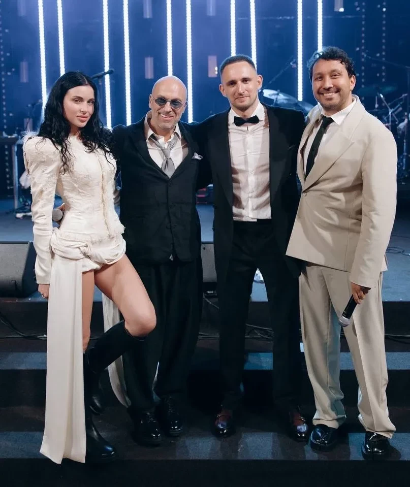 Ведущий Дмитрий Нагиев, Гуф — на сцене и Lamborghini для невесты: как прошла свадьба блогеров Адель Вейгель и Михаила Литвина за 100 млн рублей