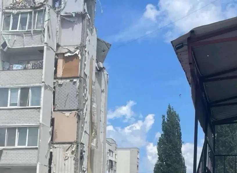 В Саратове в жилом доме произошёл взрыв и обрушение: предварительно - есть погибшие и пострадавшие