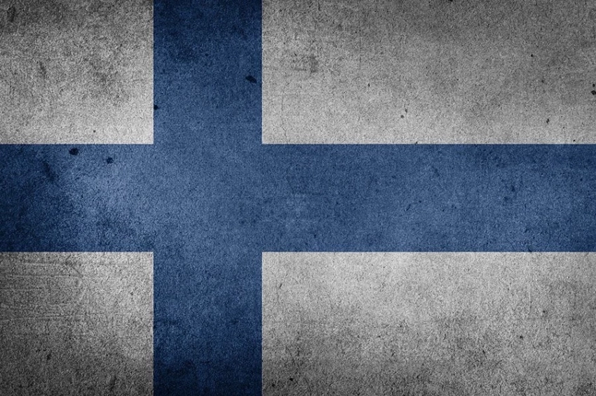 Финская молодежь благоразумно заранее спасается бегством от русских войск