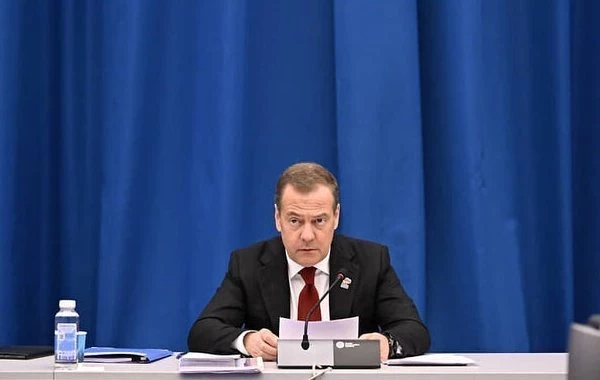 Медведев о снятии моратория на РСМД: Западу нужно считаться с новой реальностью