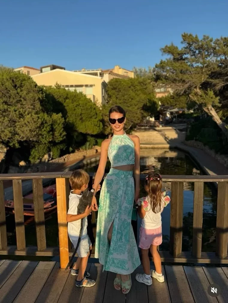 "Мисс Россия — 2018" Юлия Полячихина показала редкие фото с детьми от олигарха Рустама Тарико