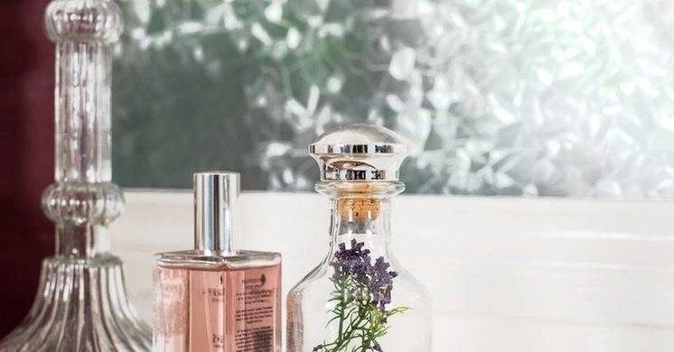 Как выбрать между духами и мистом для тела: советы и рекомендации