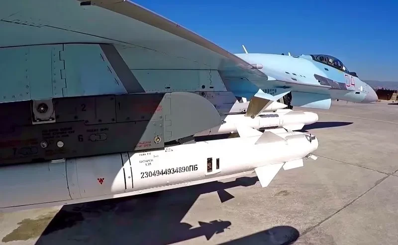 Российские Су-35С не дают самолётам противника выйти на рубеж атаки - Ростех