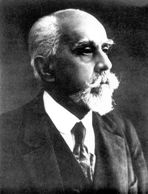 «Подводная лодка уходит в воду...»