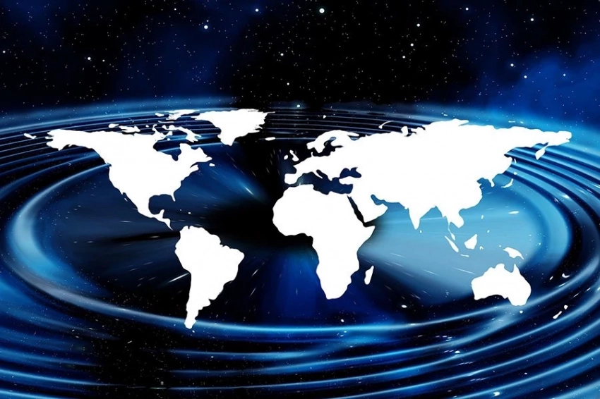 50 лет Хельсинки, Индия и подводные лодки Трампа