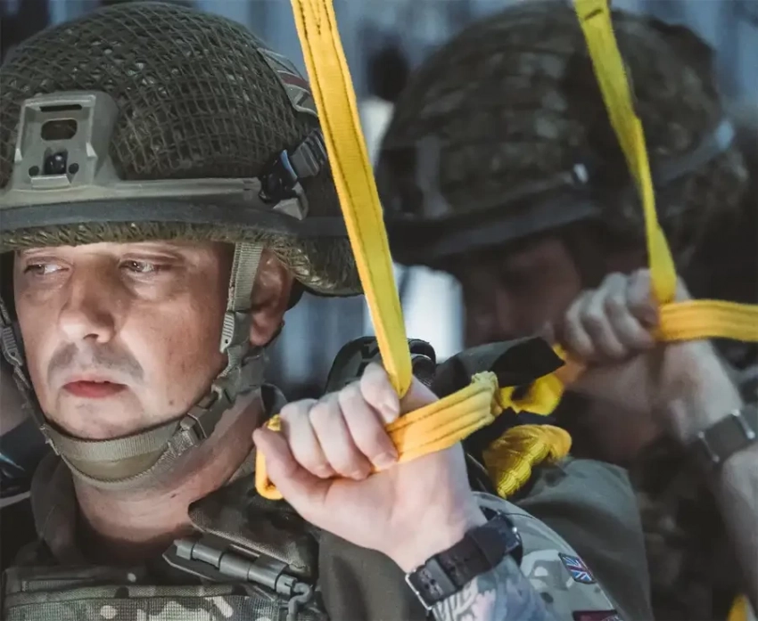 Евродипломат: Макрон и Стармер политически слабы, чтобы отправить на Украину тысячи военных