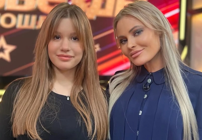 "Фигура шикарная получилась". Дана Борисова подарила дочери пластику груди, ягодиц и талии на 18-летие