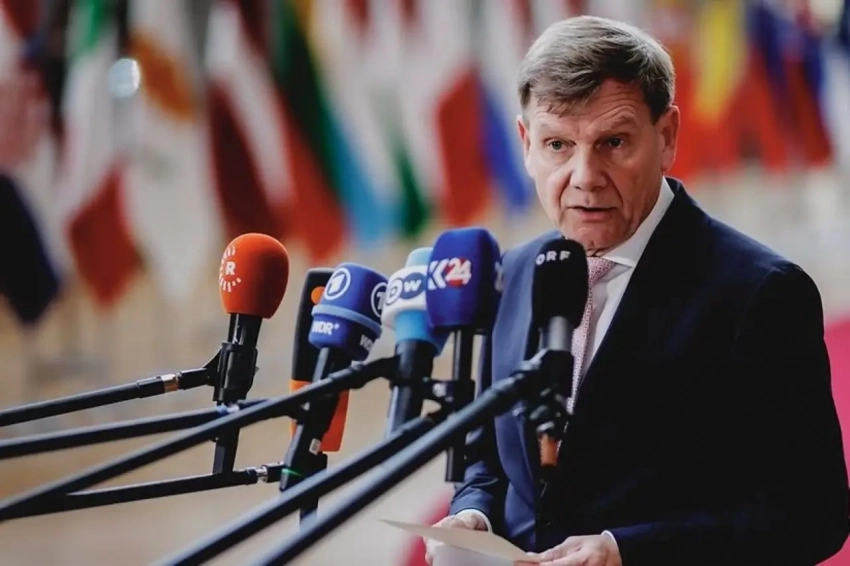 Глава МИД ФРГ ушёл от ответа на вопрос о вине Киева в подрыве «Северных потоков»