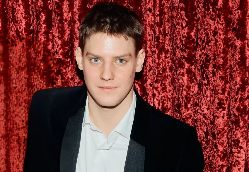 Павел Табаков вышел в свет с дочерью от Софьи Синицыной и своей девушкой