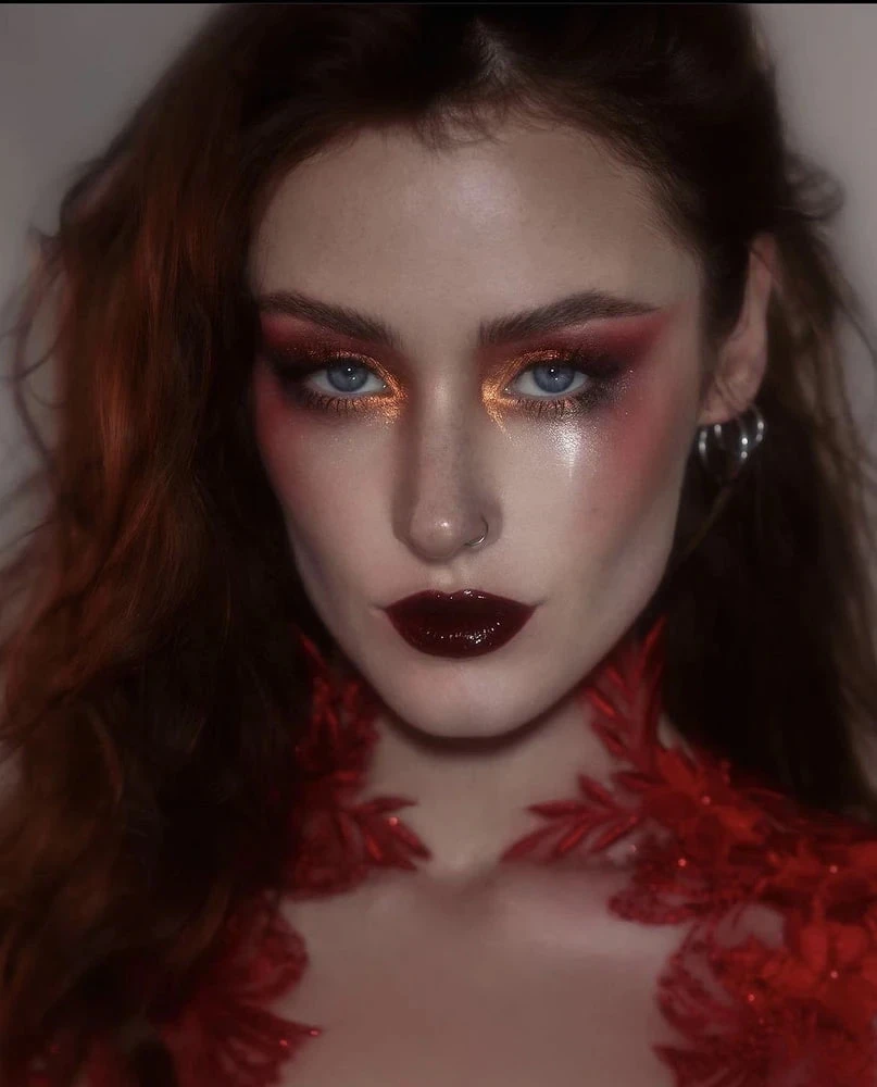 Энергия и страсть: идеи макияжа на Новый год Красной Лошади 2026