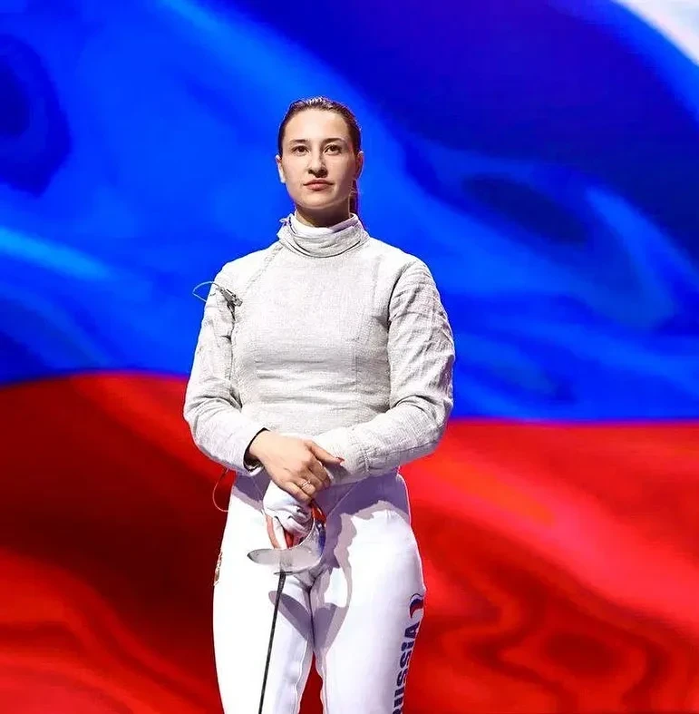 "Я бы никогда не смогла заработать на неё". Фехтовальщица Яна Егорян рассказала, что миллиардер Алишер Усманов подарил ей квартиру в Москве