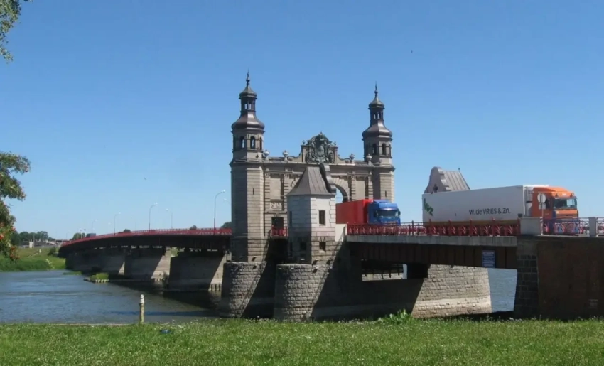 Литва готовится взорвать мосты на границе с Россией и Белоруссией